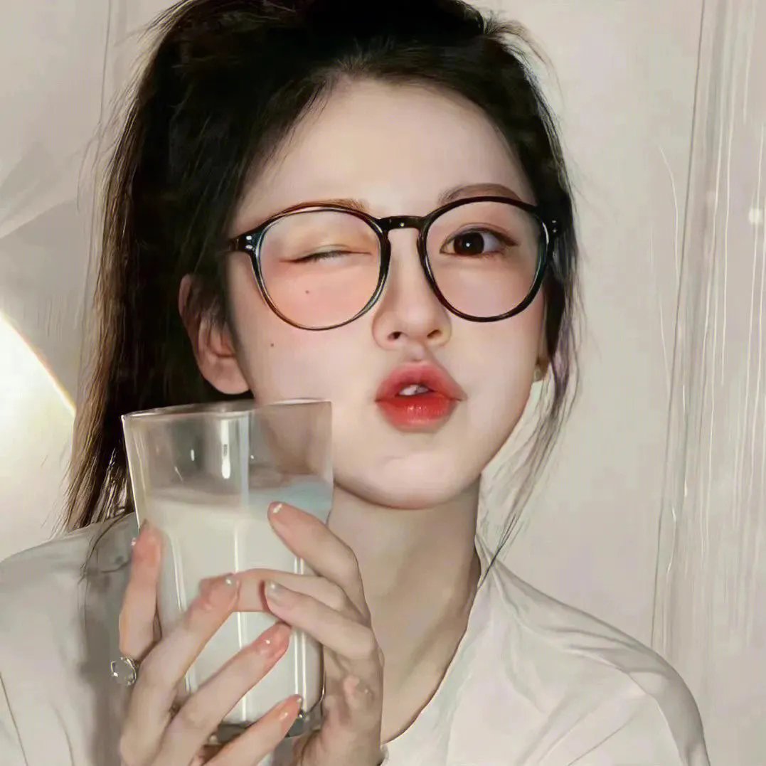 沙滩上的夏娃